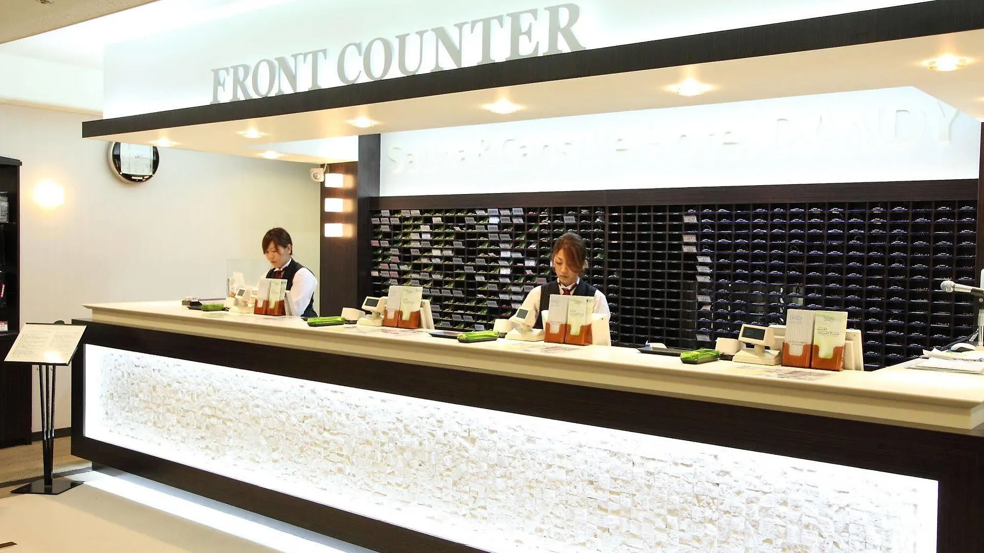Sauna And Capsule Hotel Dandy Caters To Men Japan